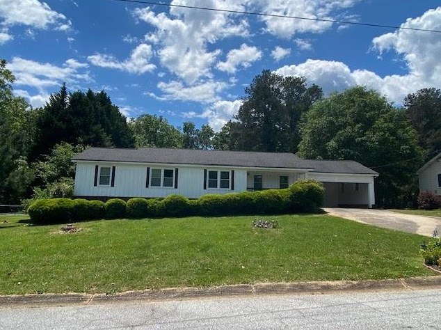 6867 Laurelwood Dr, Douglasville, GA 30135