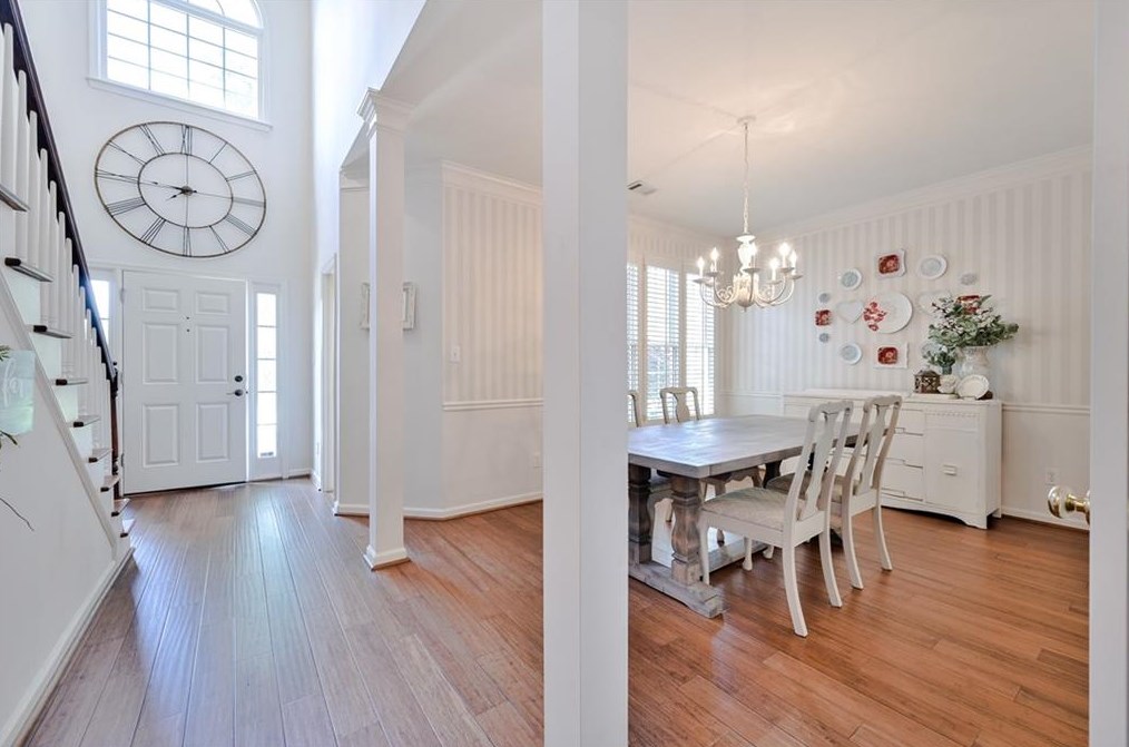 8045 Sandorn Dr, Roswell, GA 30075-6733