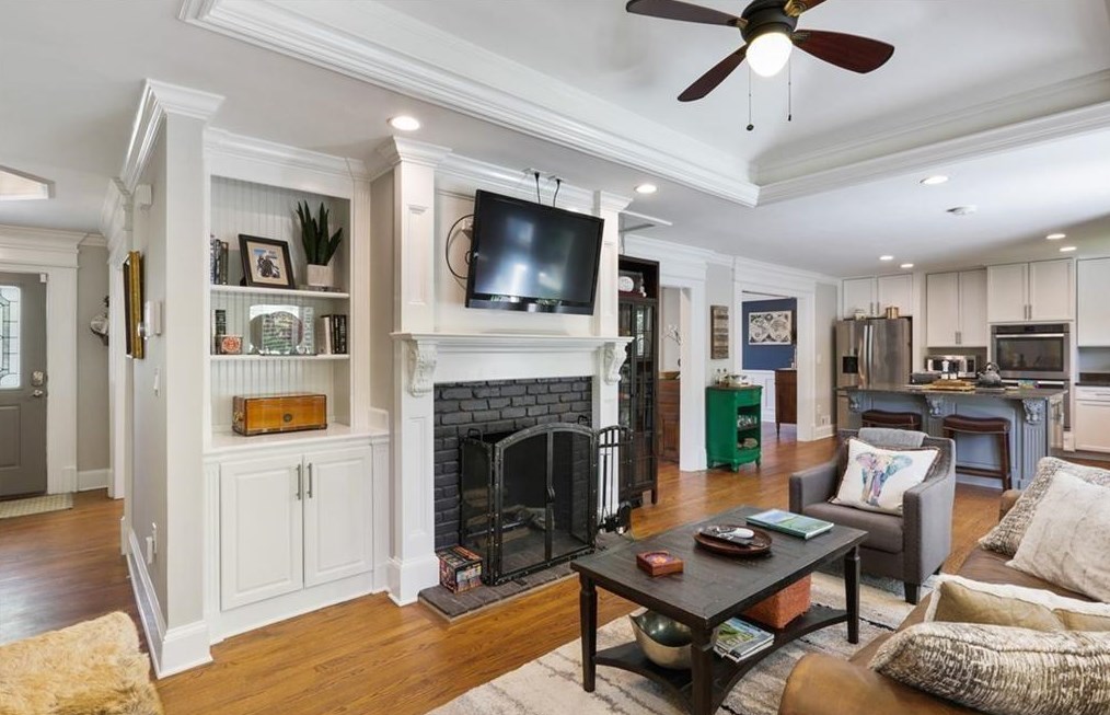 2517 Sharondale Dr, Atlanta GA  30305-3809 exterior