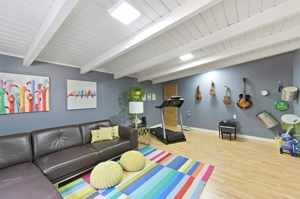 2174 Spring Creek Rd, Decatur GA  30033-2608 exterior