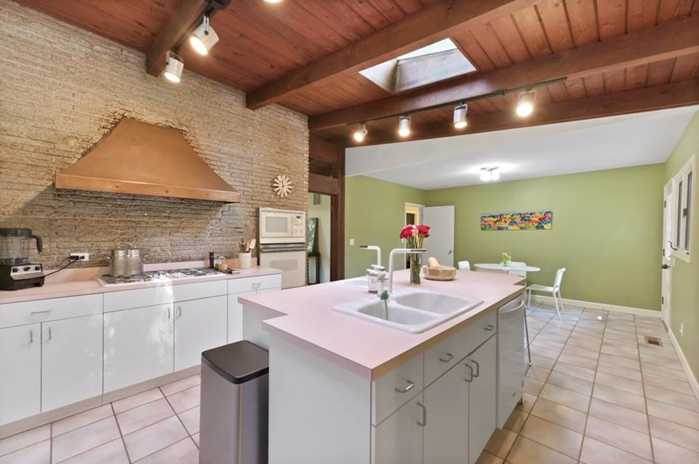 2174 Spring Creek Rd, Decatur GA  30033-2608 exterior