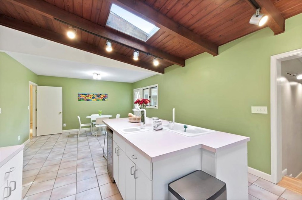 2174 Spring Creek Rd, Decatur GA  30033-2608 exterior