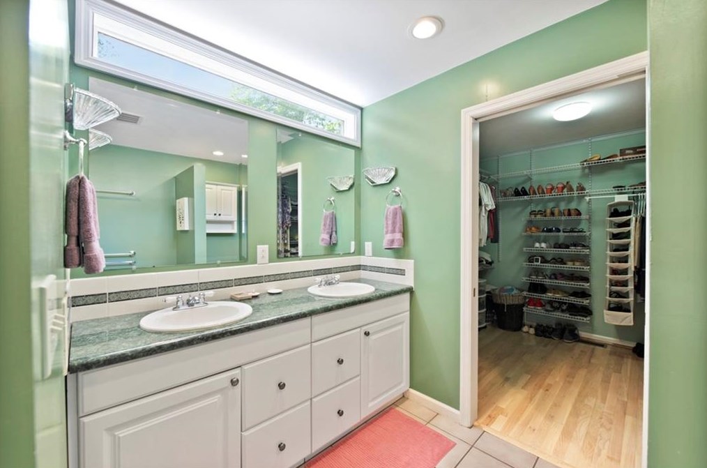 2174 Spring Creek Rd, Decatur GA  30033-2608 exterior