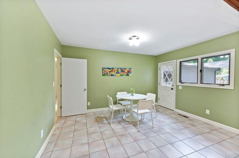 2174 Spring Creek Rd, Decatur GA  30033-2608 exterior