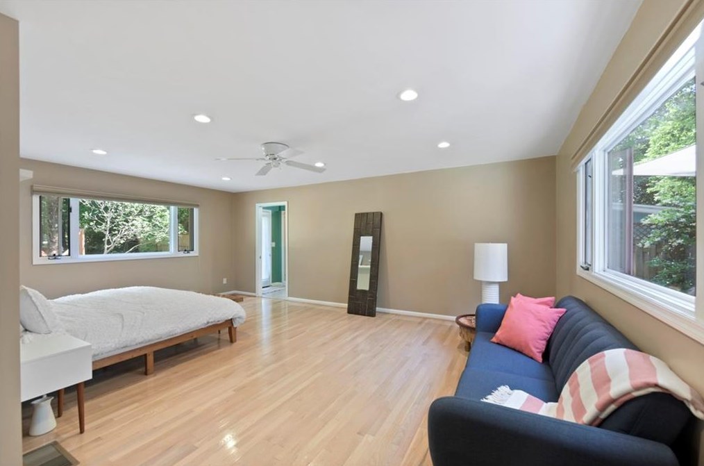 2174 Spring Creek Rd, Decatur GA  30033-2608 exterior