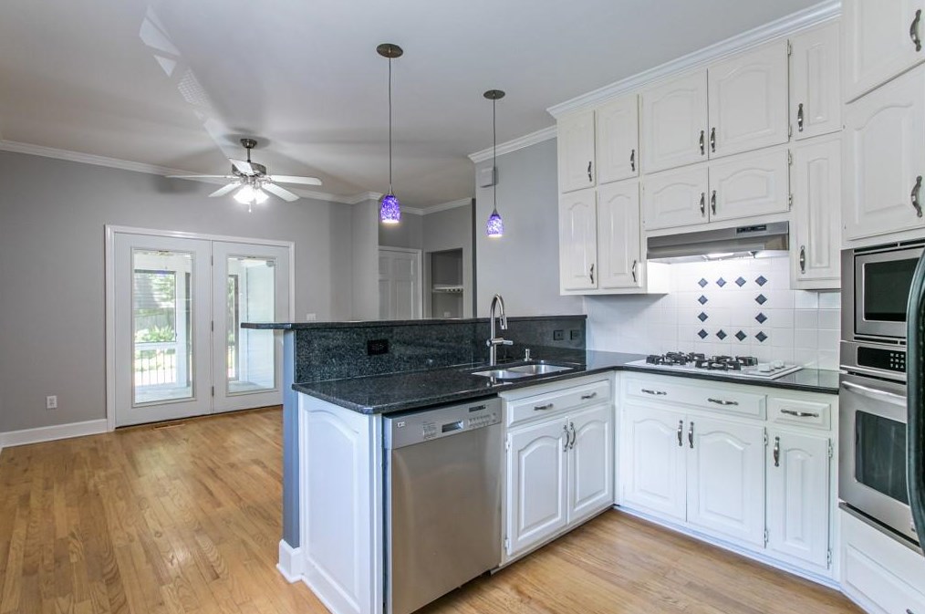 502 Oakdale Rd, Atlanta GA  30307-1610 exterior