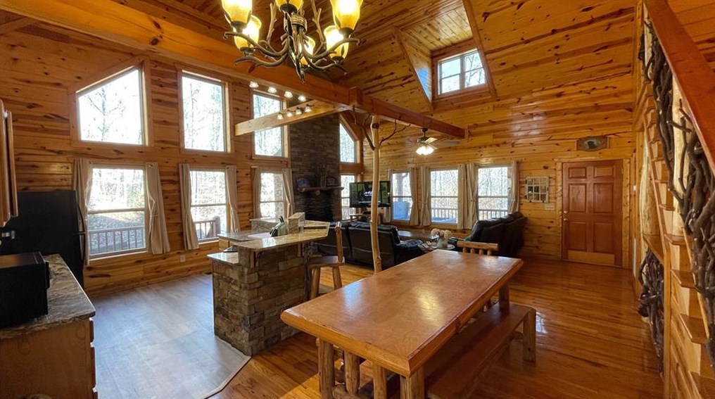 457 Old Cherokee Rd, Cleveland, GA 30528