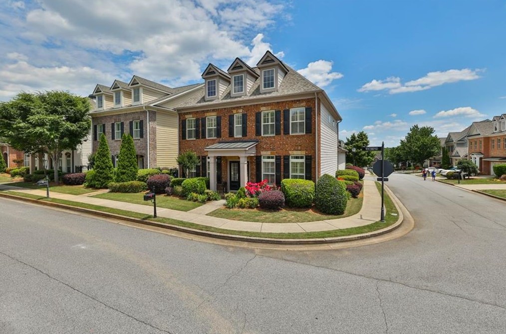 7445 Winthrop Rd, Alpharetta, GA 30005-3003