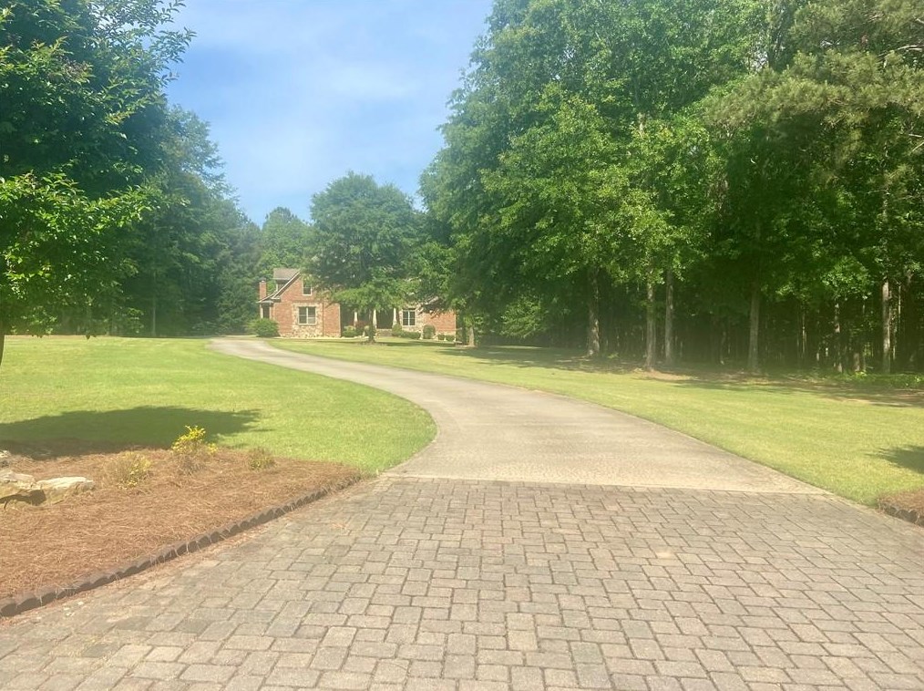 109 Sycamore Dr, Carrollton, GA 30117