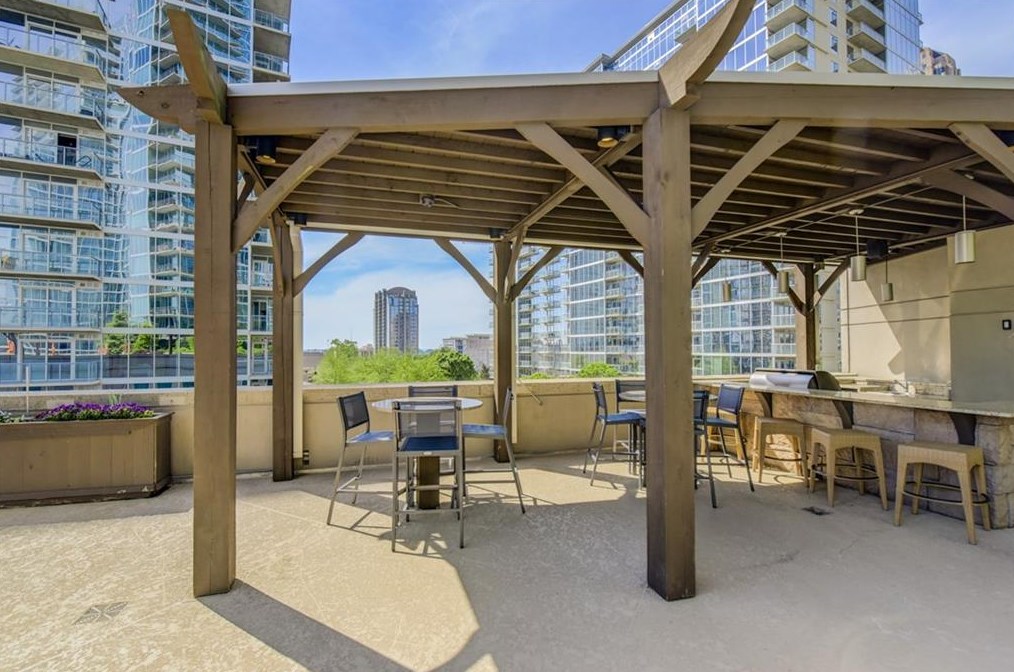 1080 Peachtree St, Atlanta GA  30309-3963 exterior