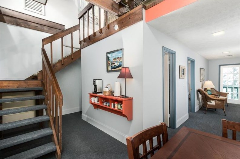 1971 Woodsdale Rd, Atlanta GA  30324-2763 exterior