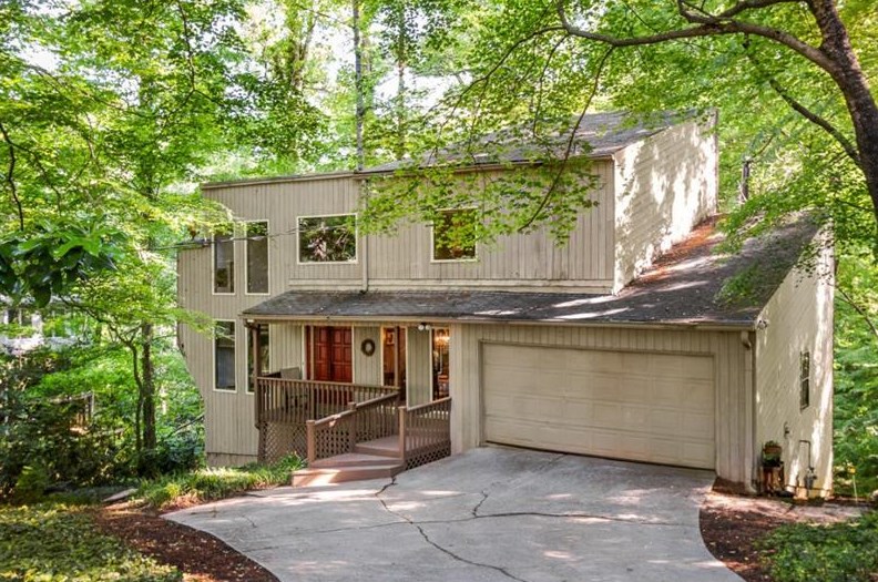 1971 Woodsdale Rd, Atlanta GA  30324-2763 exterior