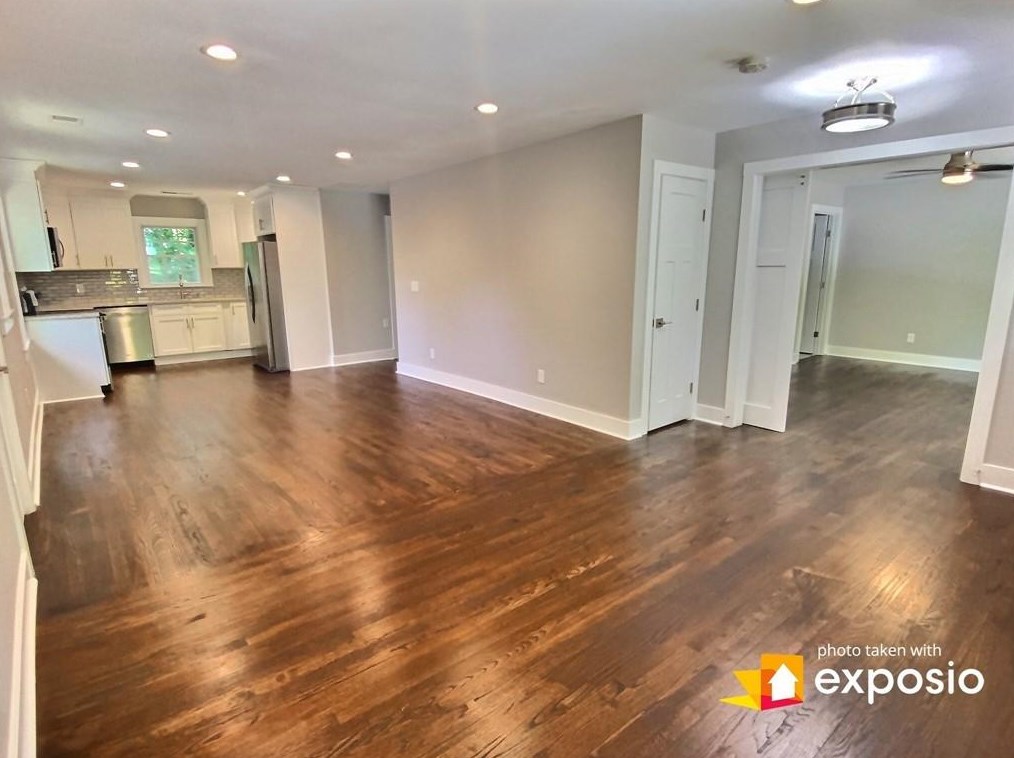 569 Woods Dr, Atlanta GA  30318-6105 exterior