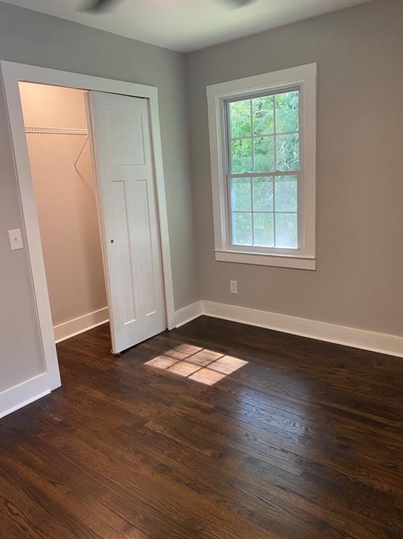 569 Woods Dr, Atlanta GA  30318-6105 exterior