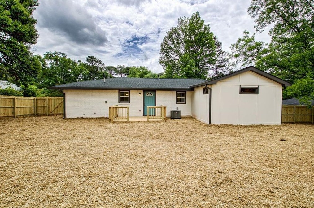 3710 Del Rio Ter, Decatur GA  30032-3114 exterior