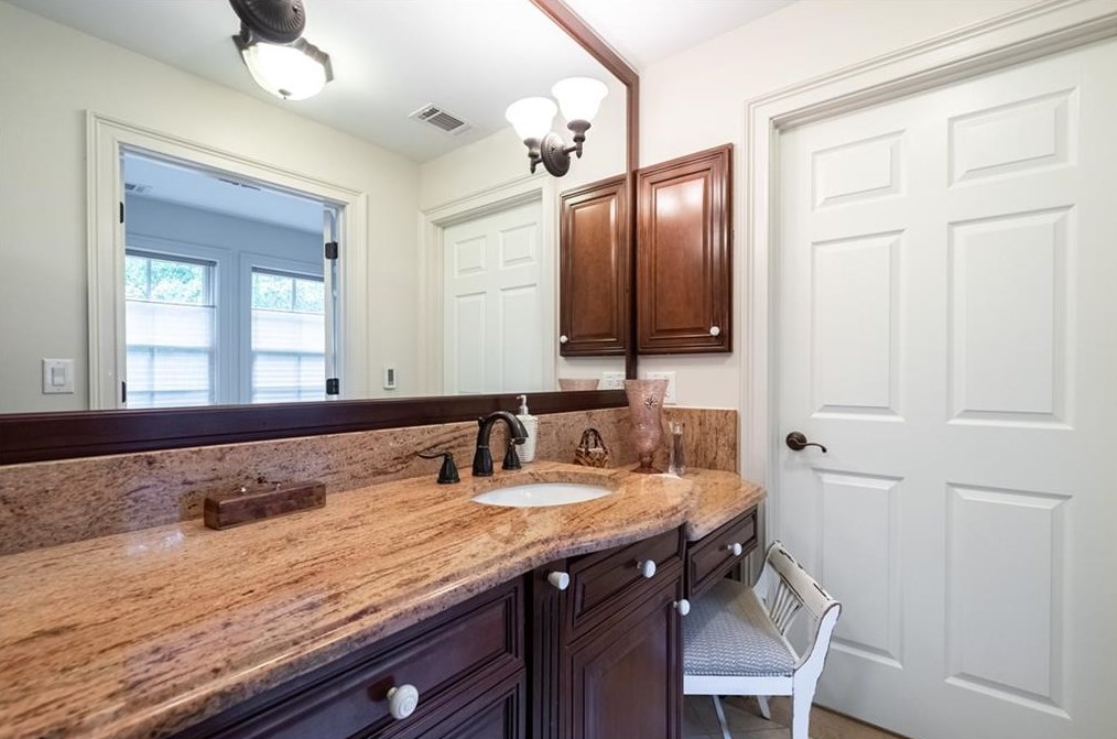 4617 Woodland Brook Dr, Atlanta GA  30339-5368 exterior
