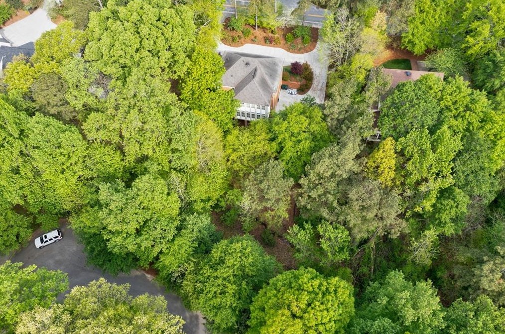 4617 Woodland Brook Dr, Atlanta GA  30339-5368 exterior