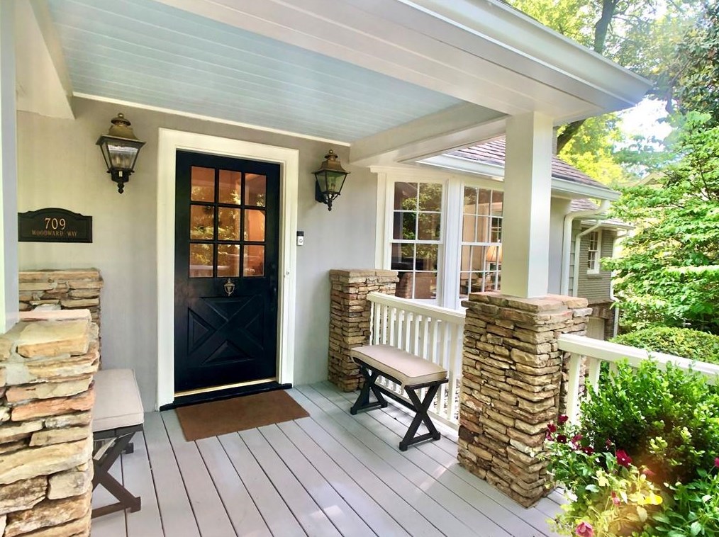 709 Woodward Way, Atlanta, GA 30327-1254