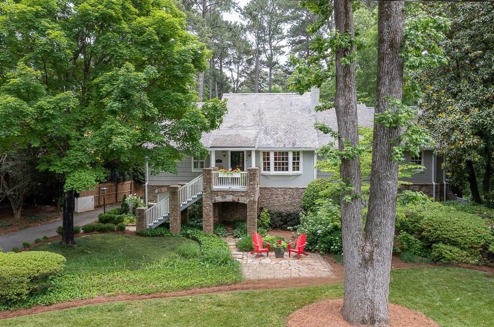 709 Woodward Way, Atlanta GA  30327-1254 exterior