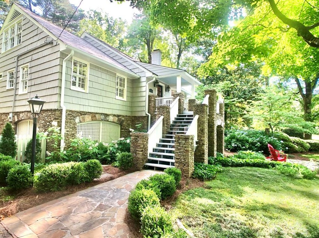 709 Woodward Way, Atlanta GA  30327-1254 exterior