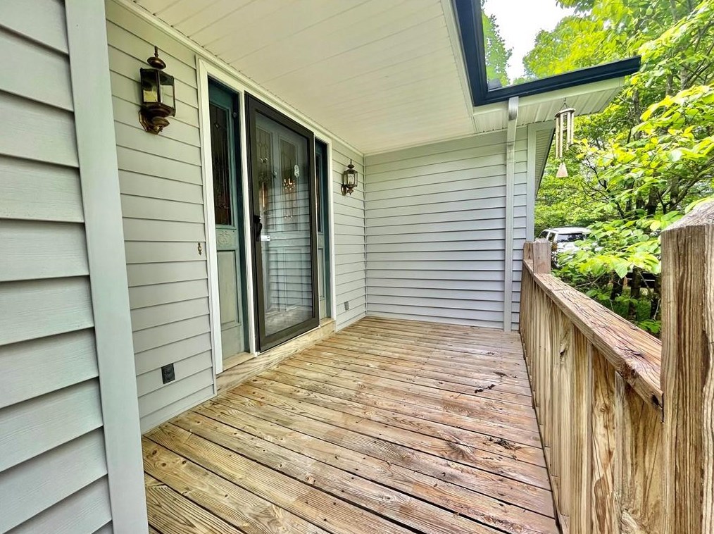 289 Shepherd Dr, Cleveland, GA 30528