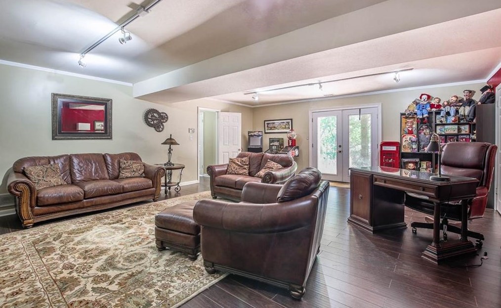 1318 Weston Dr, Decatur GA  30032-2551 exterior