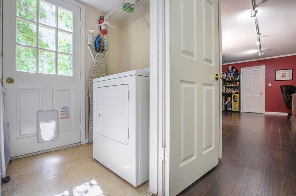 1318 Weston Dr, Decatur GA  30032-2551 exterior