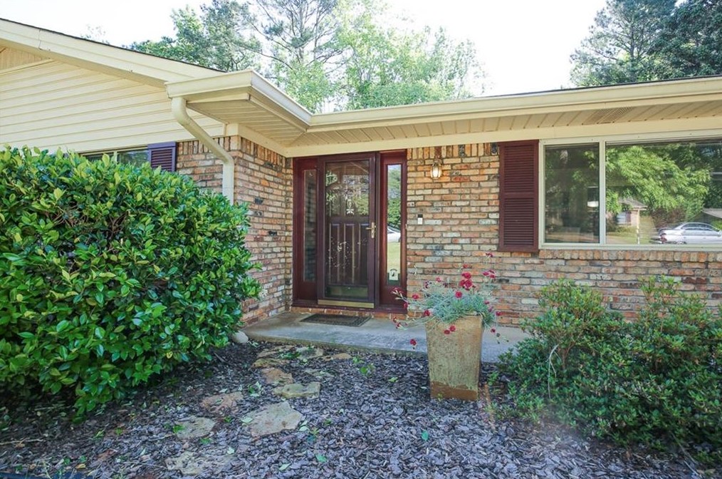 1318 Weston Dr, Decatur GA  30032-2551 exterior