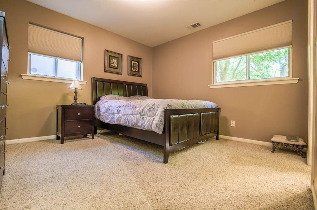 1318 Weston Dr, Decatur GA  30032-2551 exterior