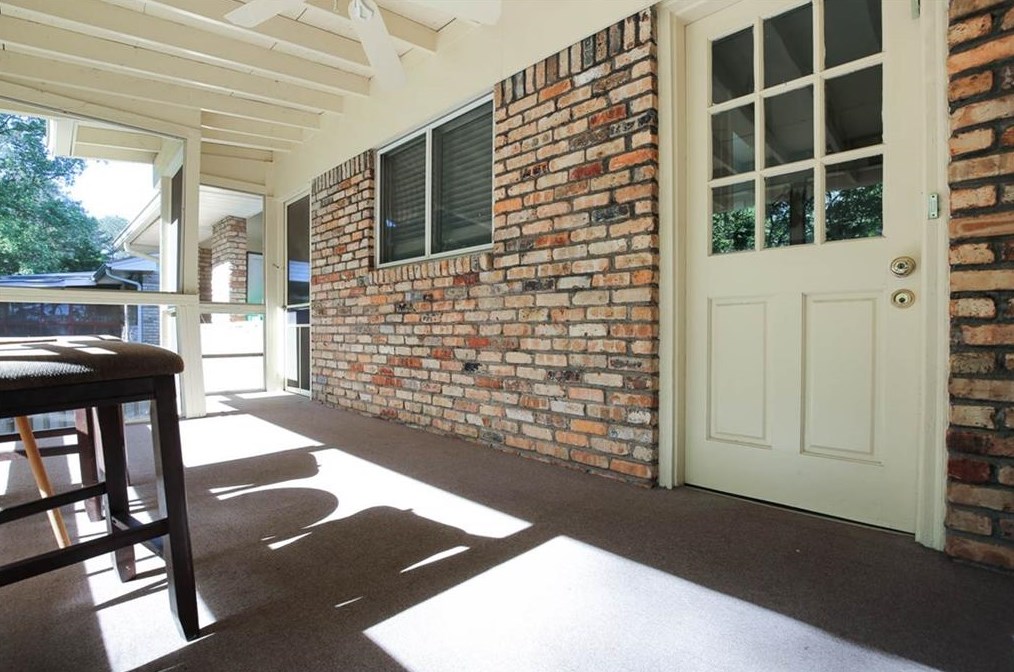 1318 Weston Dr, Decatur GA  30032-2551 exterior