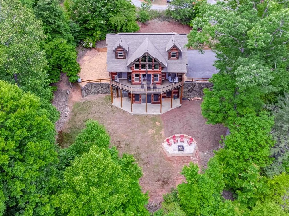 203 Deerfield Ln, Blue Ridge, GA 30513