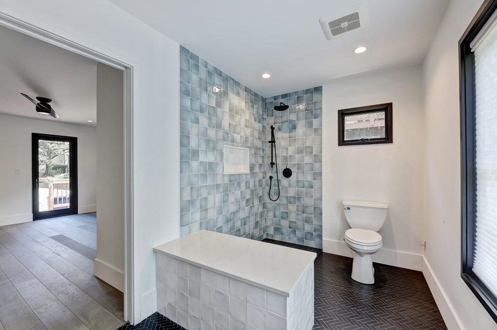 973 Church St, Decatur GA  30030-5508 exterior