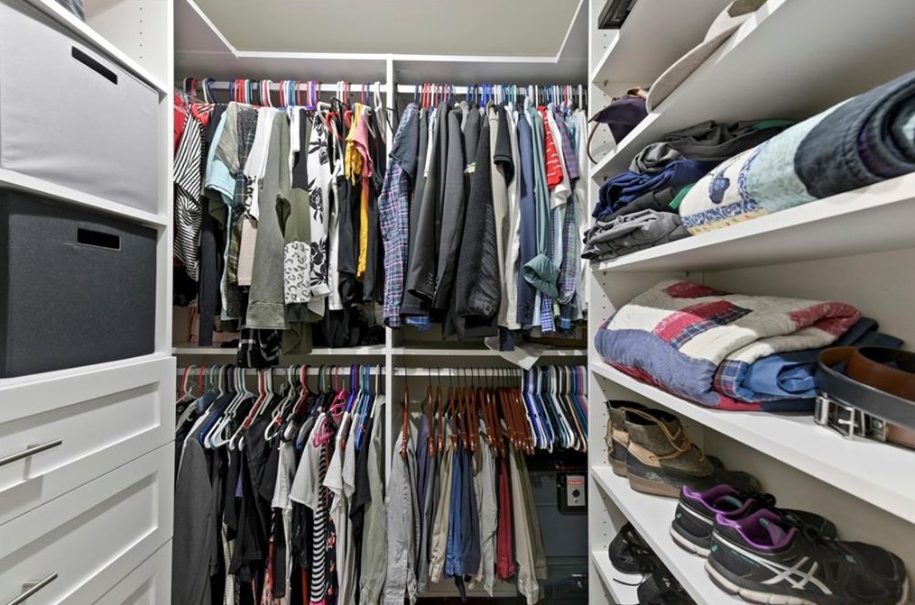 2964 Westbury Dr, Decatur GA  30033-6010 exterior