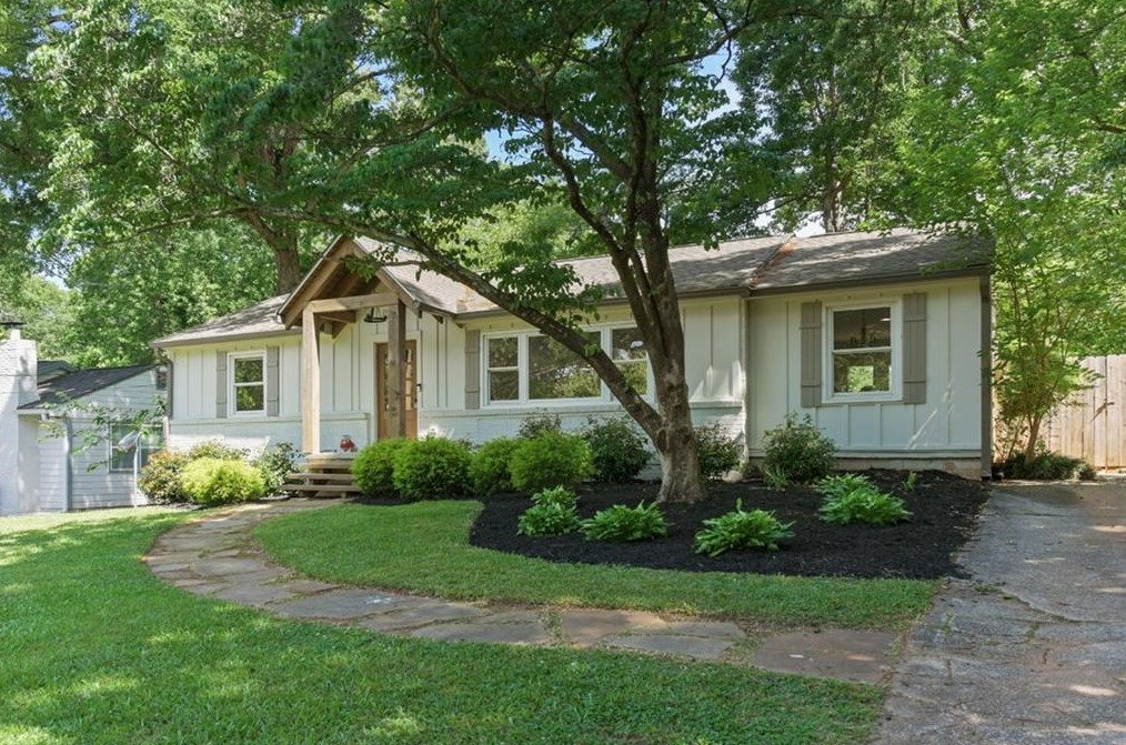 2964 Westbury Dr, Decatur GA  30033-6010 exterior