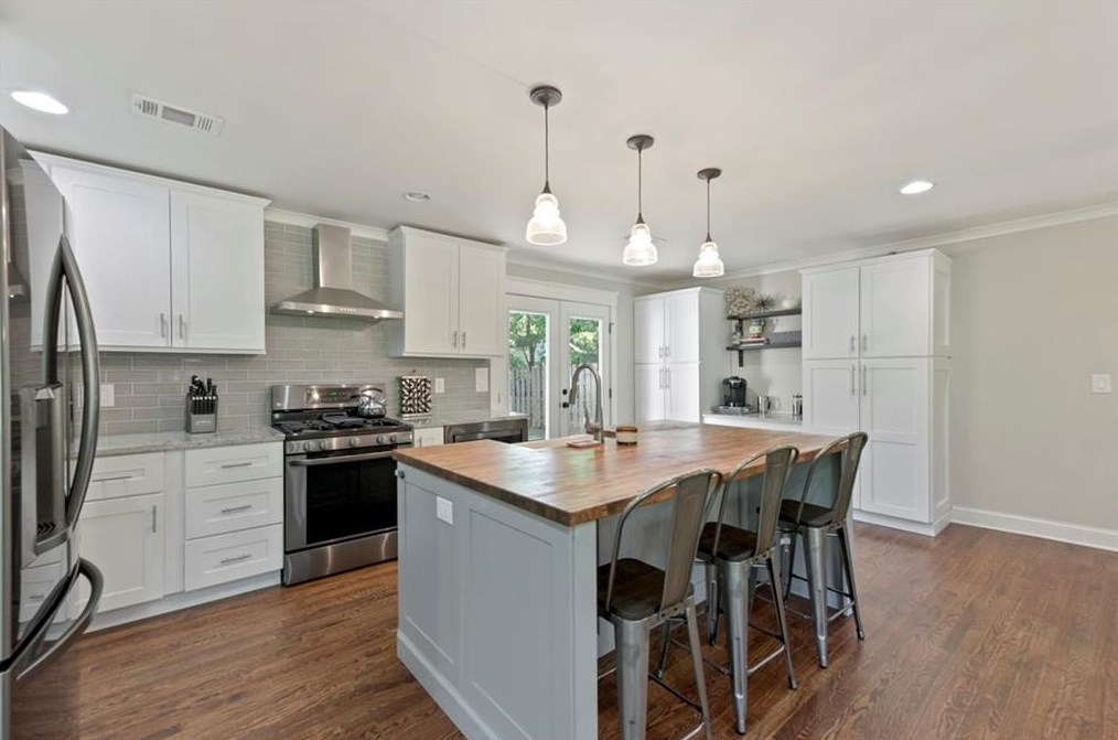 2964 Westbury Dr, Decatur GA  30033-6010 exterior