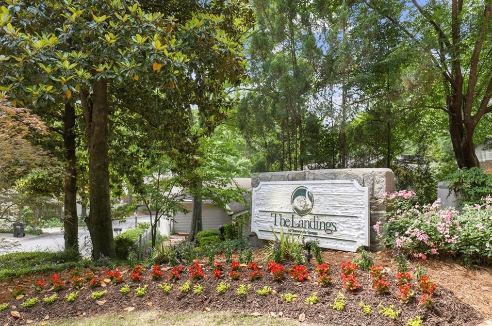 36 Waterford Ct, Atlanta GA  30328-4538 exterior