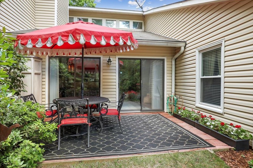 36 Waterford Ct, Atlanta GA  30328-4538 exterior