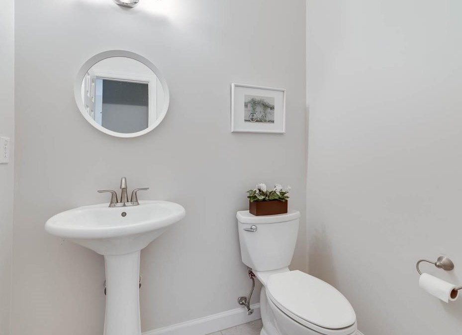 1460 Crescent Walk, Decatur GA  30033-2401 exterior