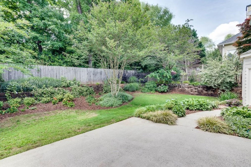 1460 Crescent Walk, Decatur GA  30033-2401 exterior