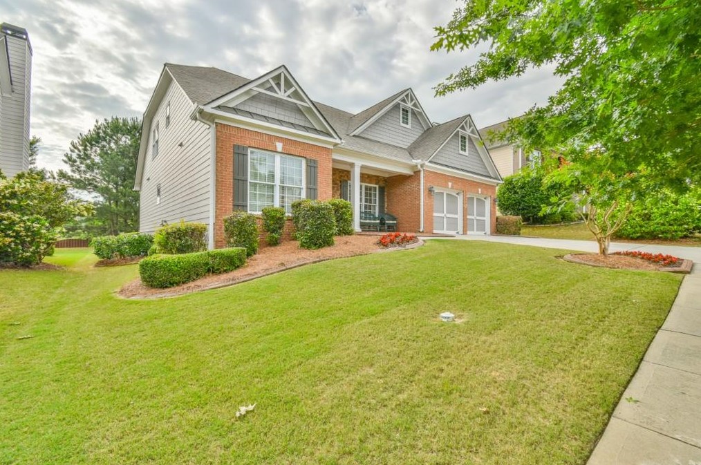 7827 Brass Lantern Dr, Flowery Branch, GA 30542-7575