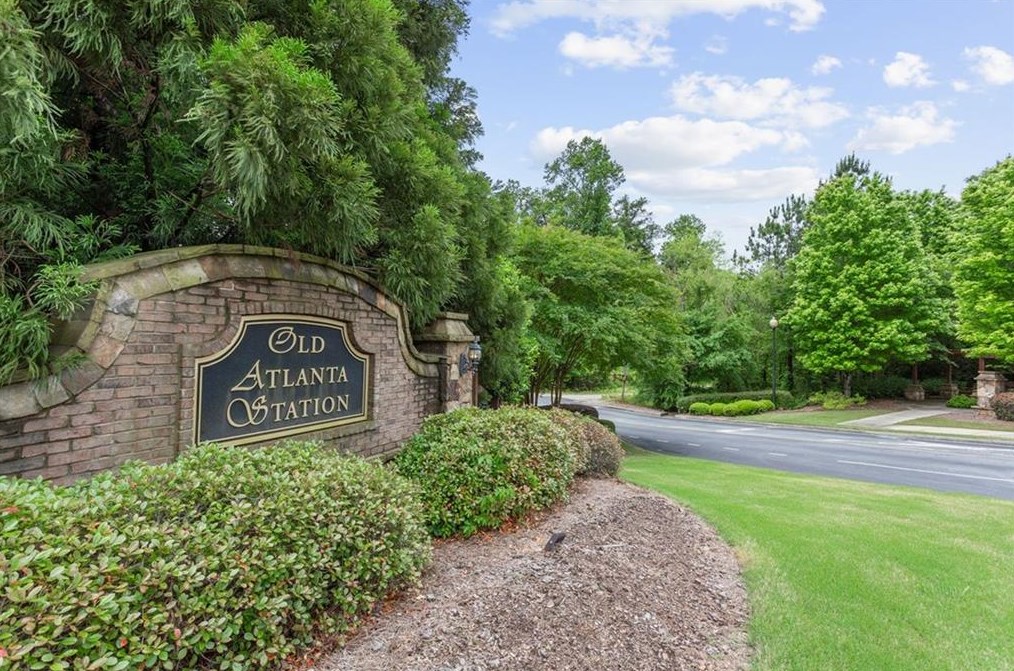 3979 Old Atlanta Station Ct, Atlanta, GA 30339-1986