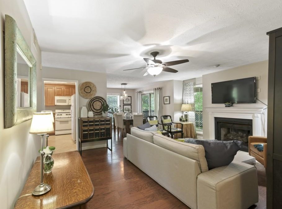 1244 Weatherstone Dr, Atlanta GA  30324-4644 exterior