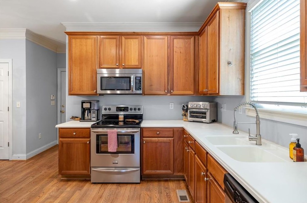 2134 Whittier Pl, Atlanta GA  30318-1954 exterior