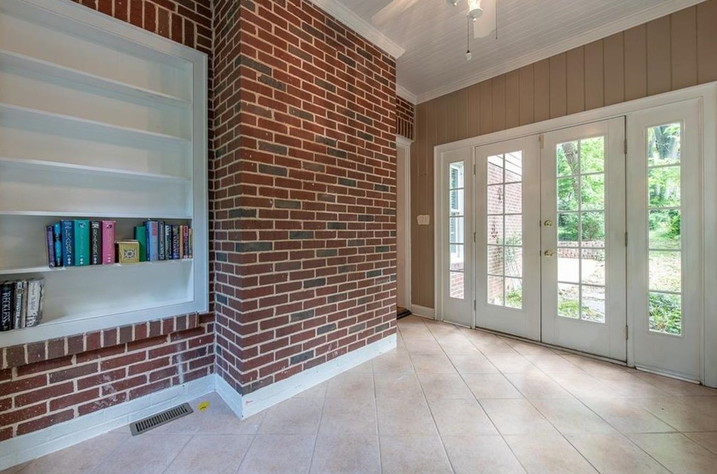 226 Inman Dr, Decatur GA  30030-3833 exterior