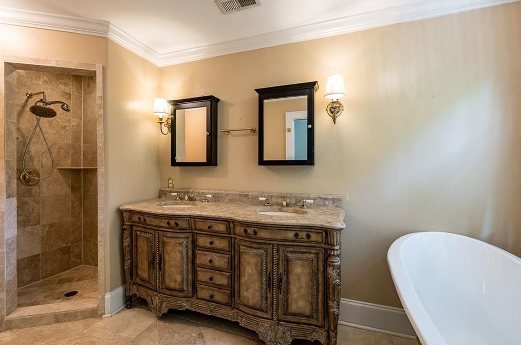 226 Inman Dr, Decatur GA  30030-3833 exterior