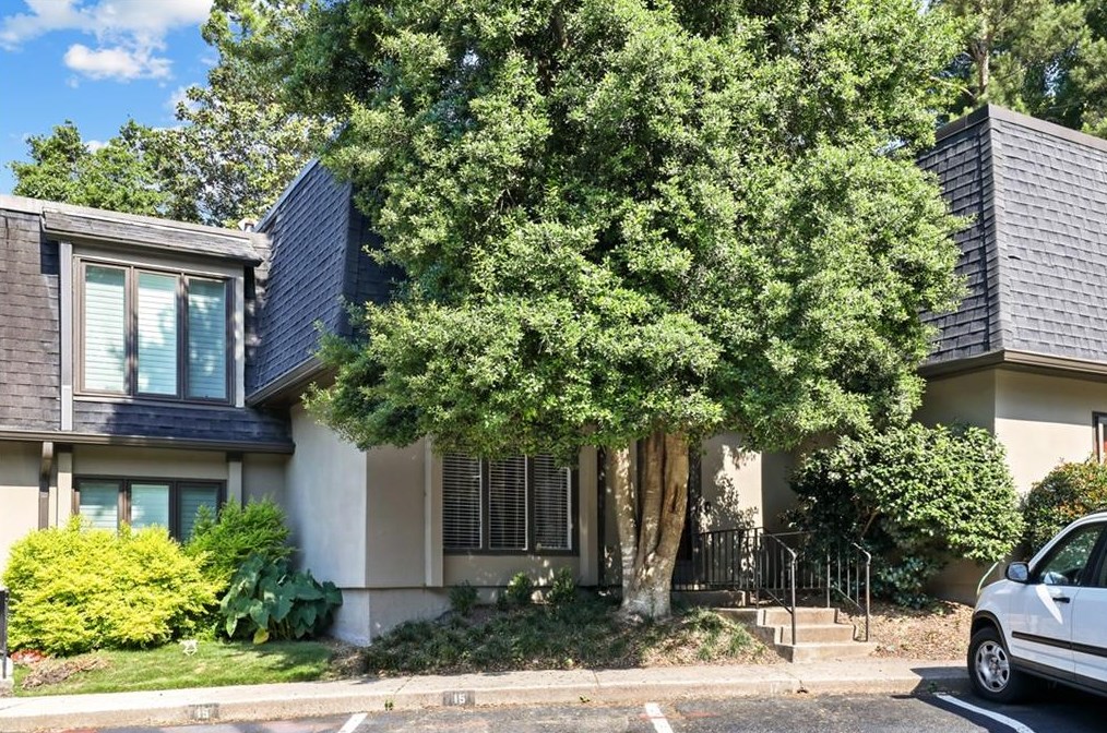15 Ivy Gates Ne, Atlanta, GA 30342