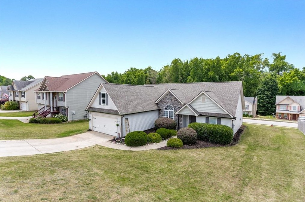243 Oceanliner Dr, Winder, GA 30680-8393