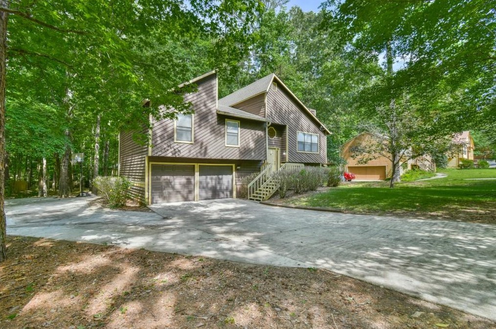 801 Post Road Way, Stone Mountain, GA 30088-2281