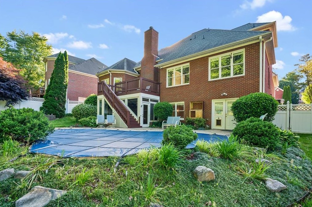 1240 Home Place Dr, Lawrenceville GA  30043-7094 exterior