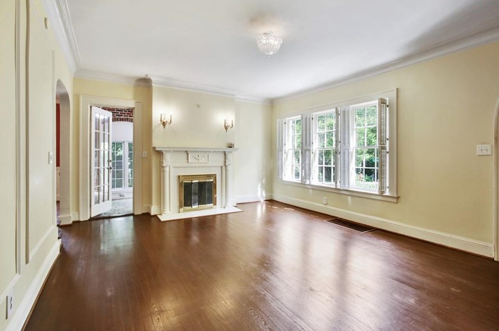 1180 Zimmer Dr, Atlanta GA  30306-2271 exterior